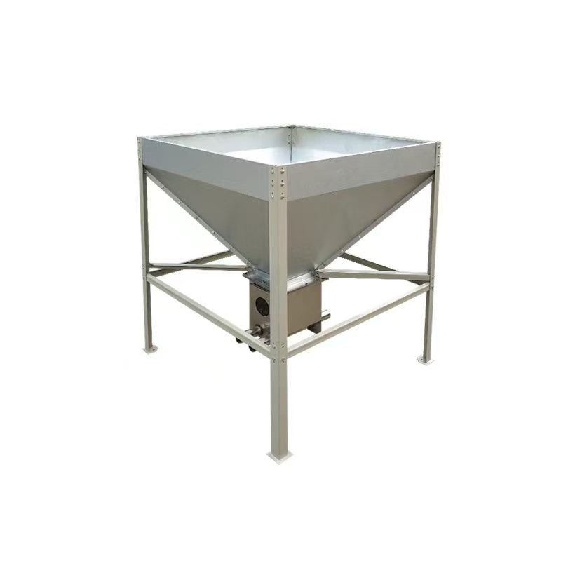 Breeding silo small material tower